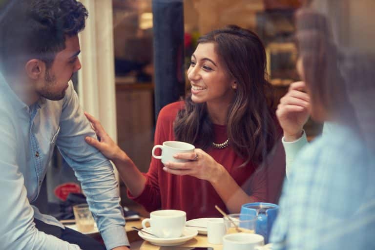 Une soirée de détente chez Le Café Populaire
