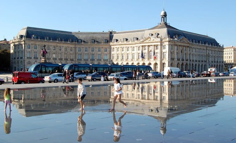 Pourquoi Bordeaux est la ville parfaite pour la trottinette électrique ?