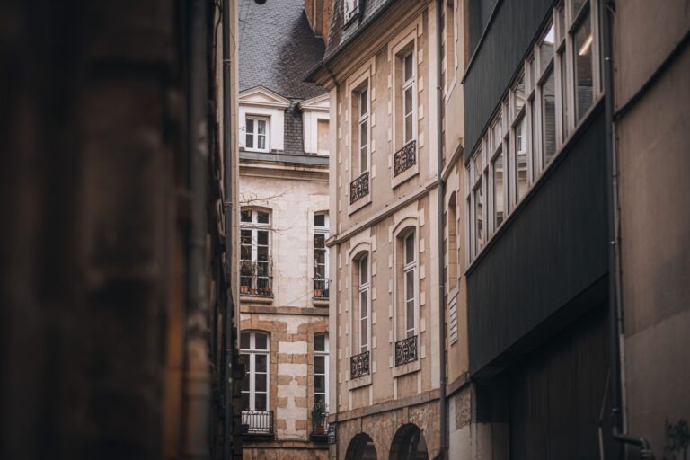 Bordeaux : quels sont les secrets de ses ruelles et passages cachés ?