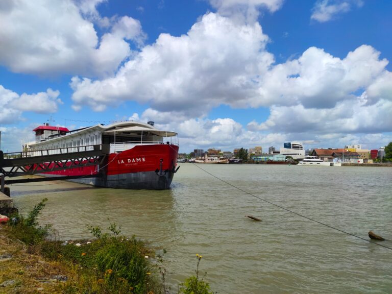 Pourquoi opter pour des balades en bateau à Bordeaux ?