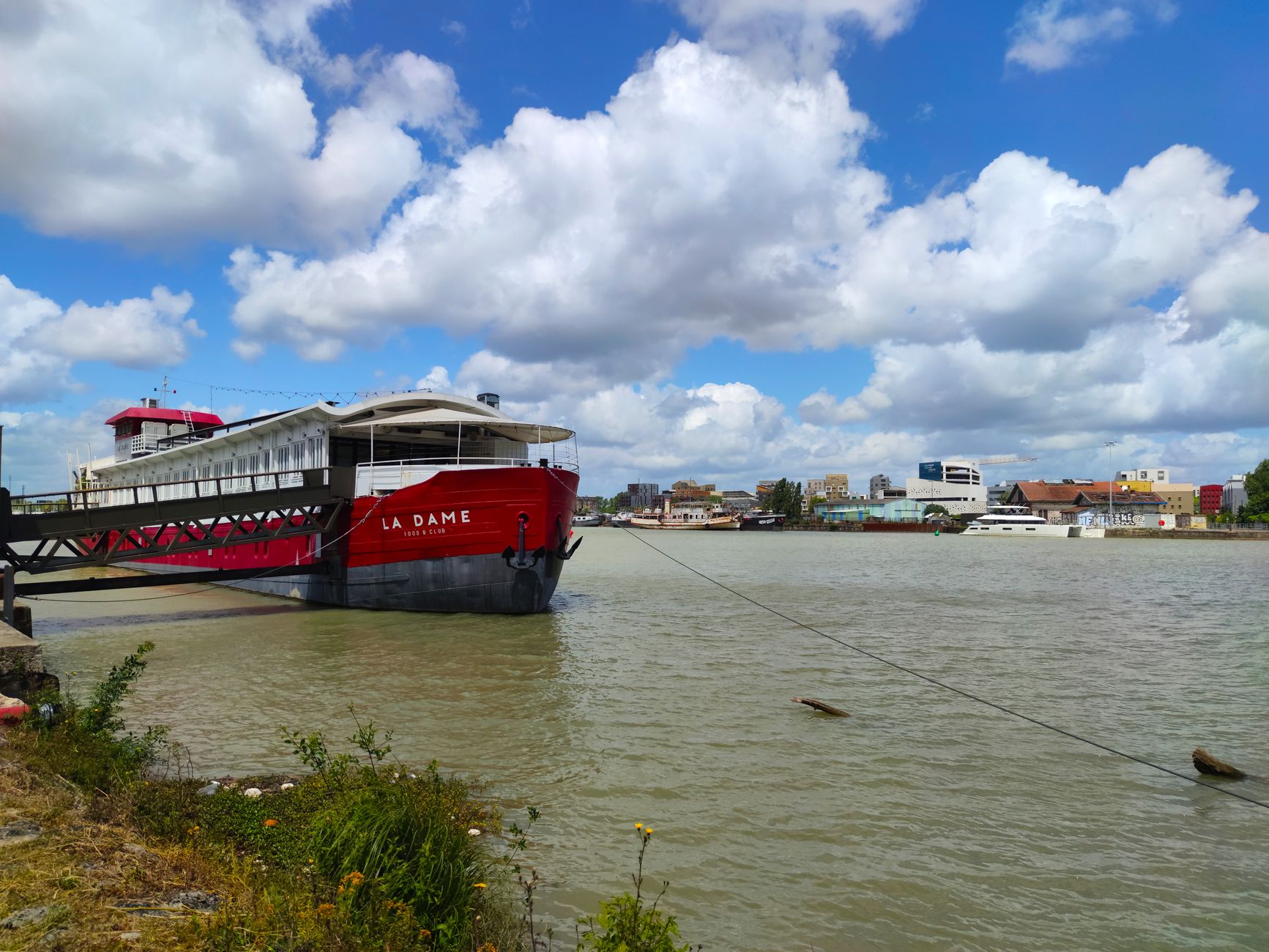 Pourquoi opter pour des balades en bateau à Bordeaux ?