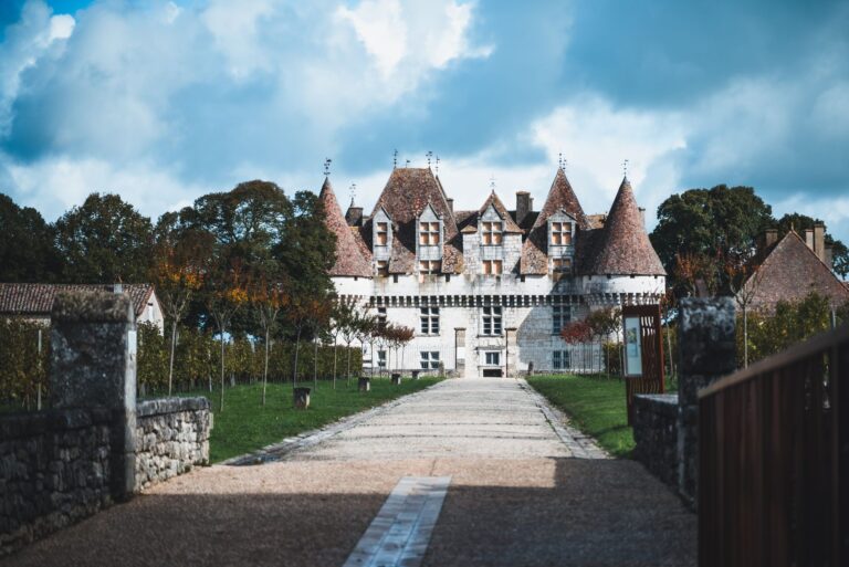 Quels châteaux visiter aux alentours de Bordeaux ?
