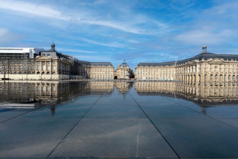 Envie de découvrir Bordeaux à travers des randonnées gourmandes ?