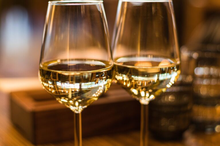 Pourquoi choisir Bordeaux pour des escapades œnologiques insolites ?