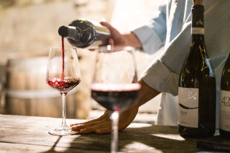 Quels sont les métiers rares et précieux qui font la renommée de Bordeaux ?