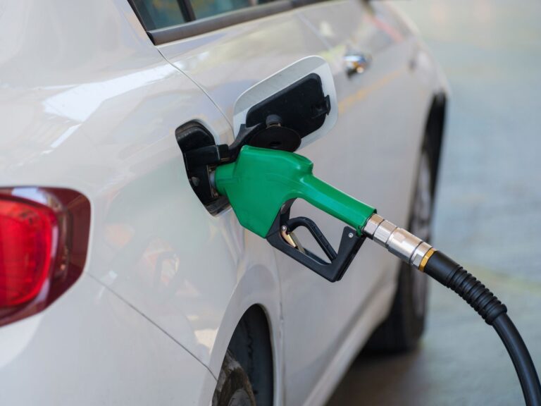 Diesel russe : Trump lève des sanctions, mais l’effet sur les prix paraît faible
